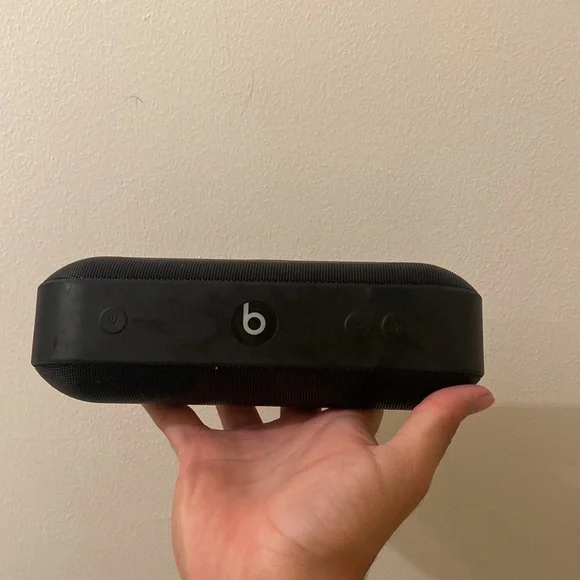 Refurbished beats pill hotsell